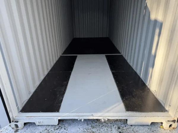 24 x 8 x 9.5 High Cube new shipping storage container