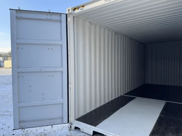 24 x 8 x 9.5 High Cube new shipping storage container