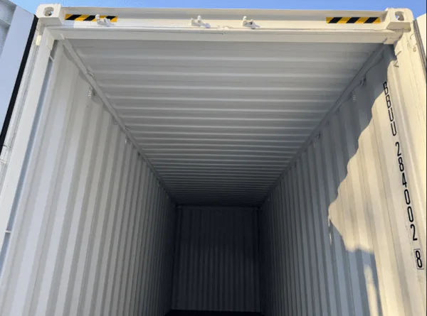 24 x 8 x 9.5 High Cube new shipping storage container